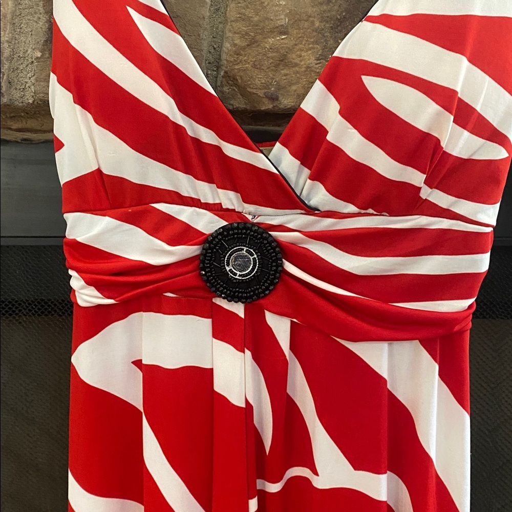 NWT Jessica Taylor Red and White Dress with black & silver embellishment. Small - Picture 4 of 11